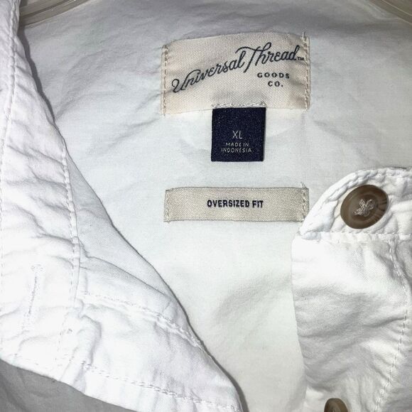 Universal Thread White Button-Up Blouse - Picture 4 of 5